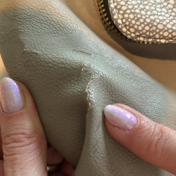 Kenneth Cole reaction nwt damaged messenger bag, gray PVC shoulder strap handle - Picture 4 of 16